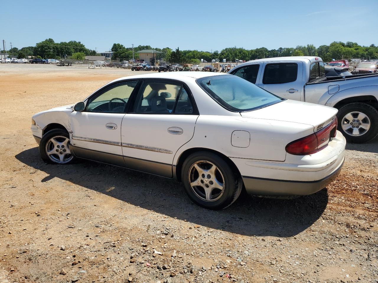 2G4WF551721246005 2002 Buick Regal Gs