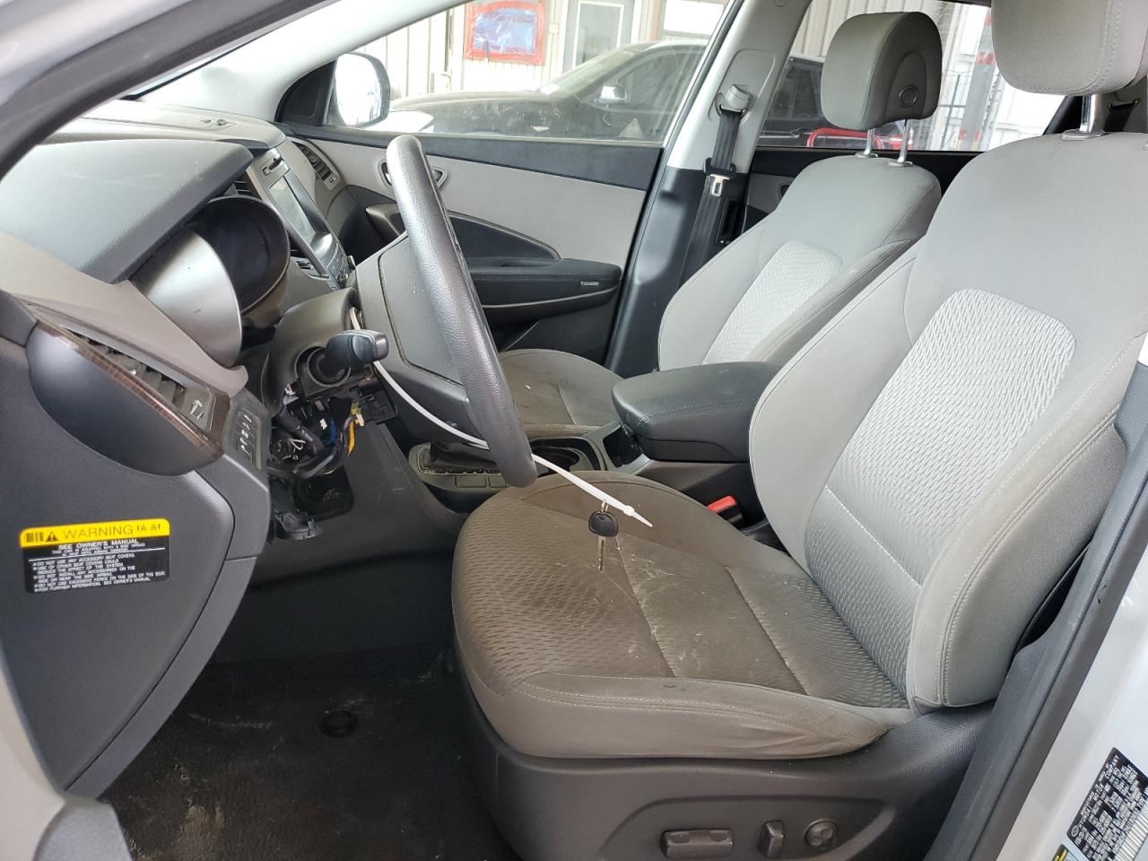 KM8SMDHF2HU180692 2017 Hyundai Santa Fe Se