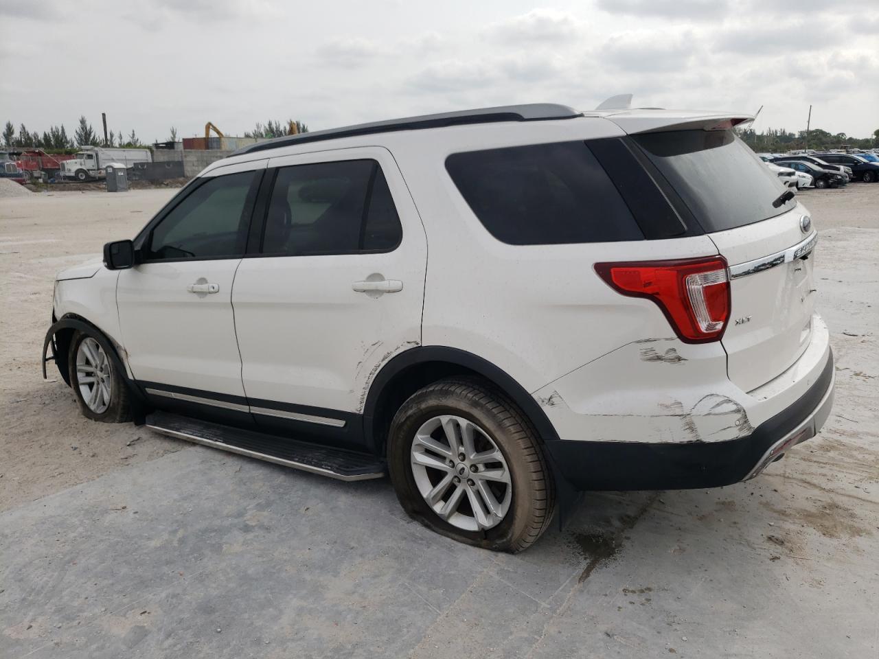 1FM5K7D82GGC55495 2016 Ford Explorer Xlt