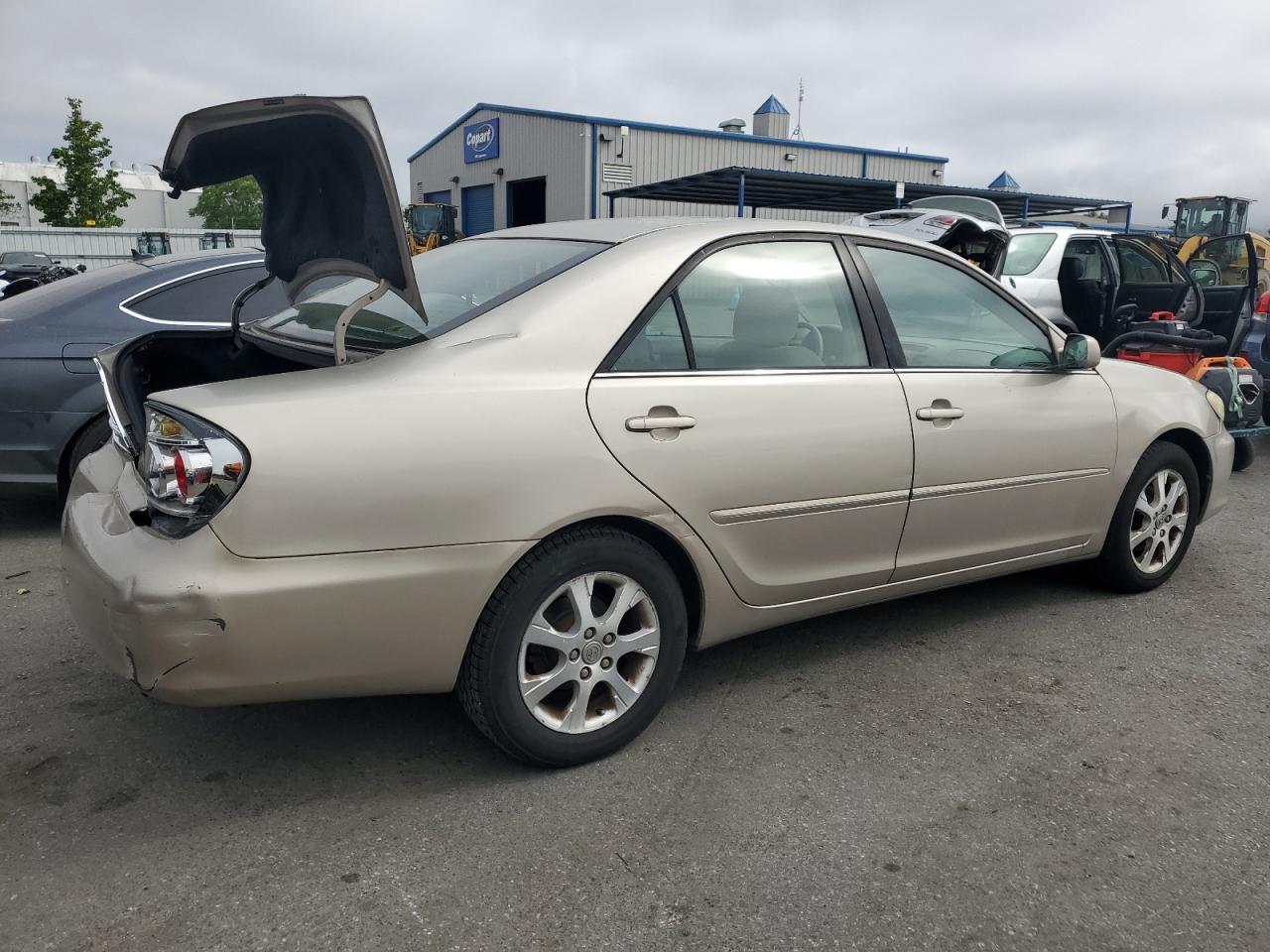 4T1BE30K05U040975 2005 Toyota Camry Le