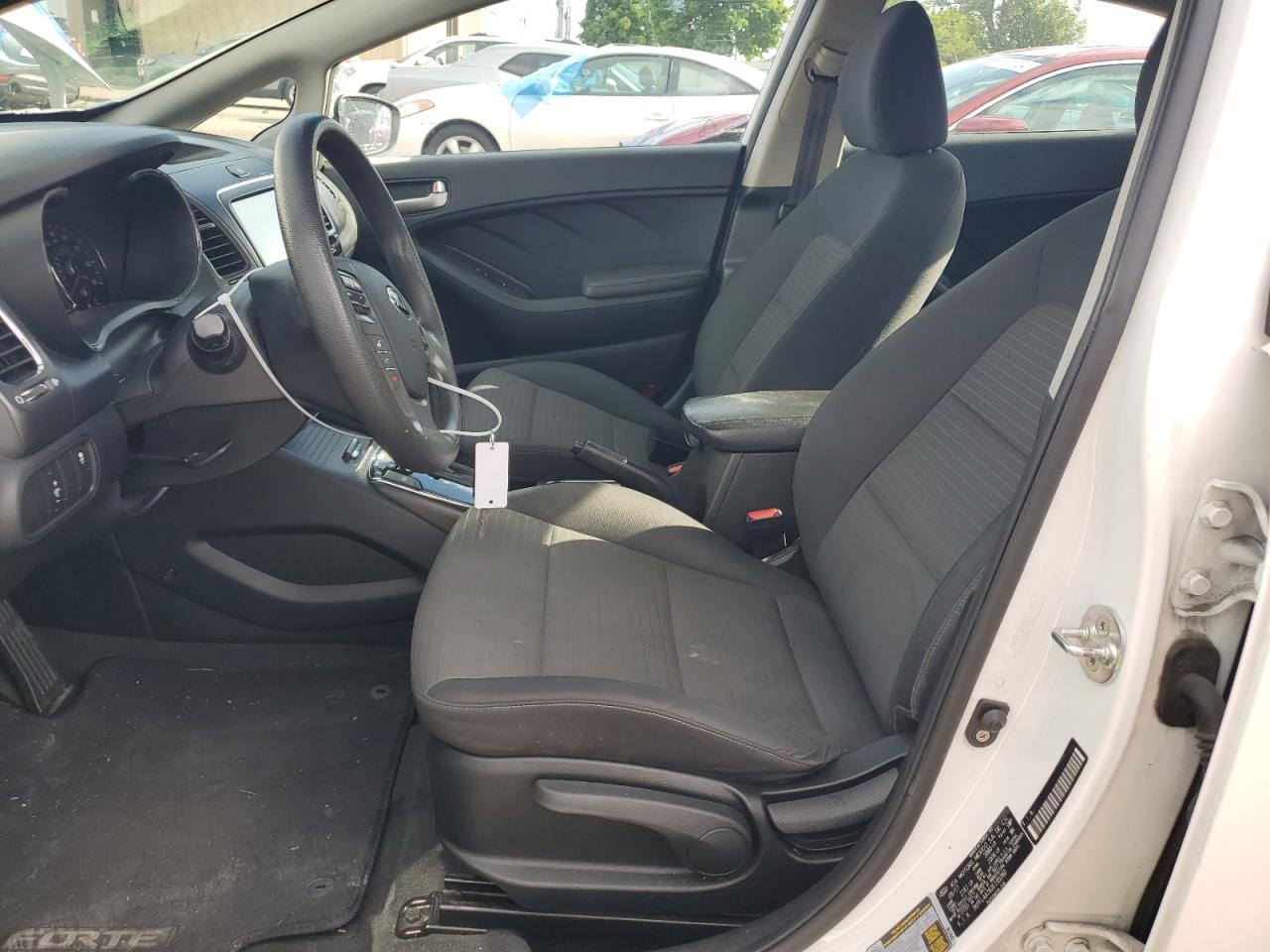 3KPFL4A78JE195360 2018 Kia Forte Lx