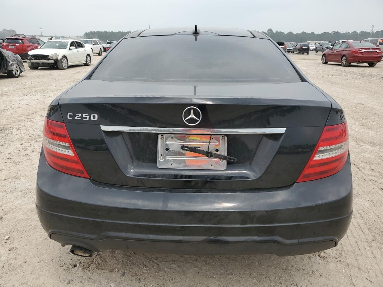 WDDGJ4HB4CF744880 2012 Mercedes-Benz C 250