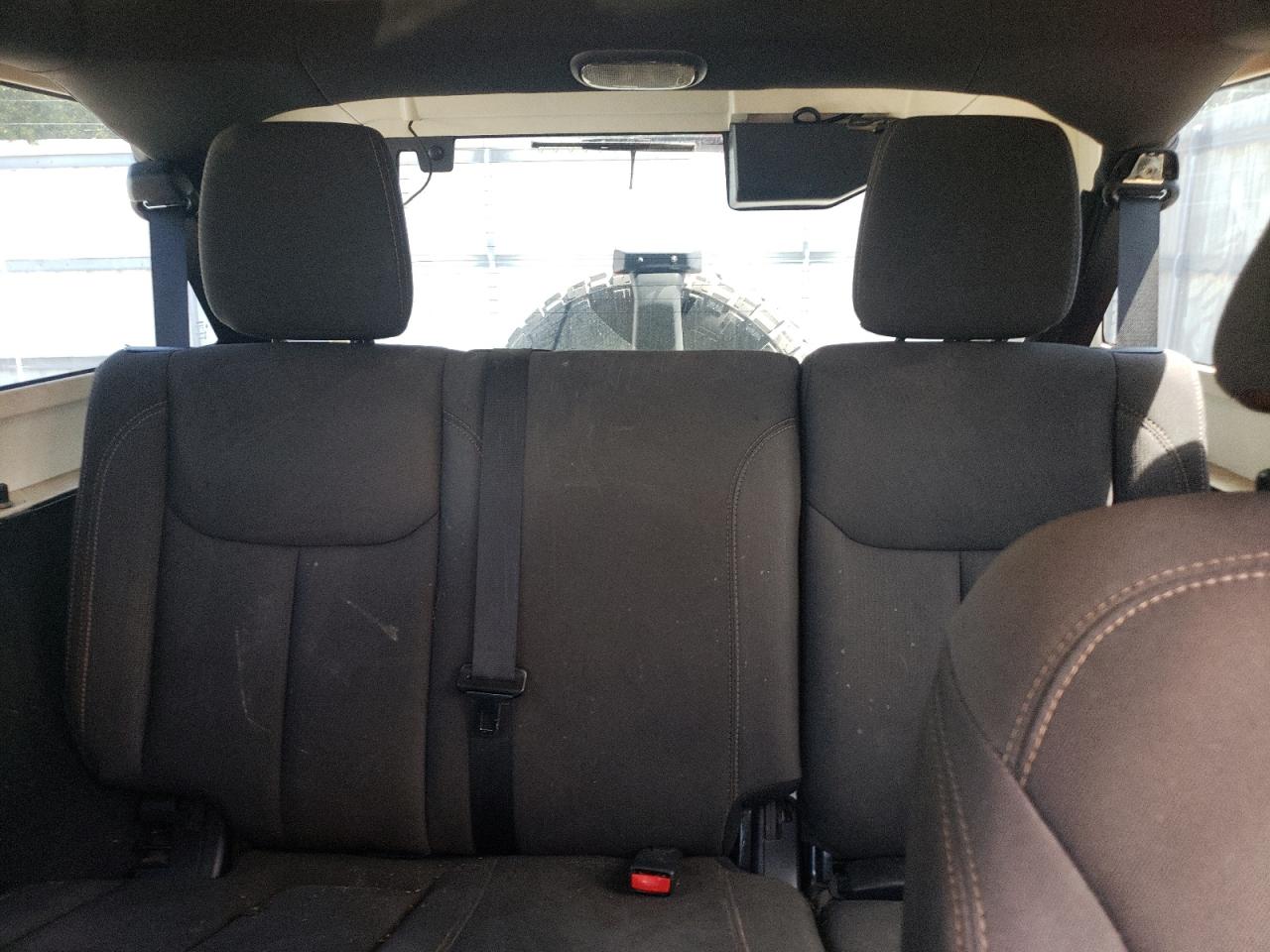 1C4BJWEG4GL165475 2016 Jeep Wrangler Unlimited Sahara