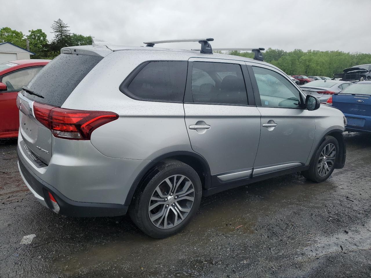 JA4AD2A33JZ060925 2018 Mitsubishi Outlander Es