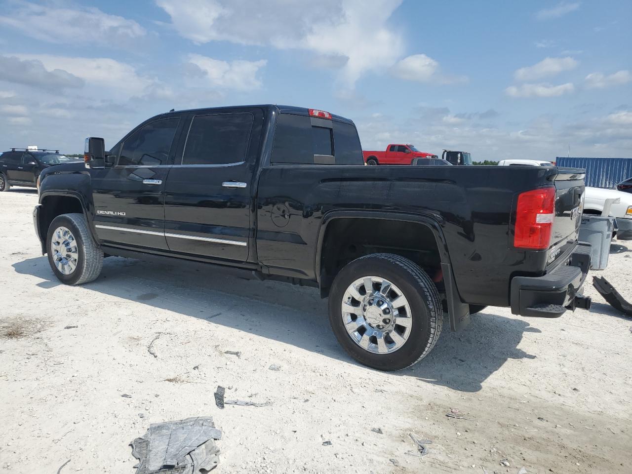 1GT12SEY1KF281931 2019 GMC Sierra K2500 Denali