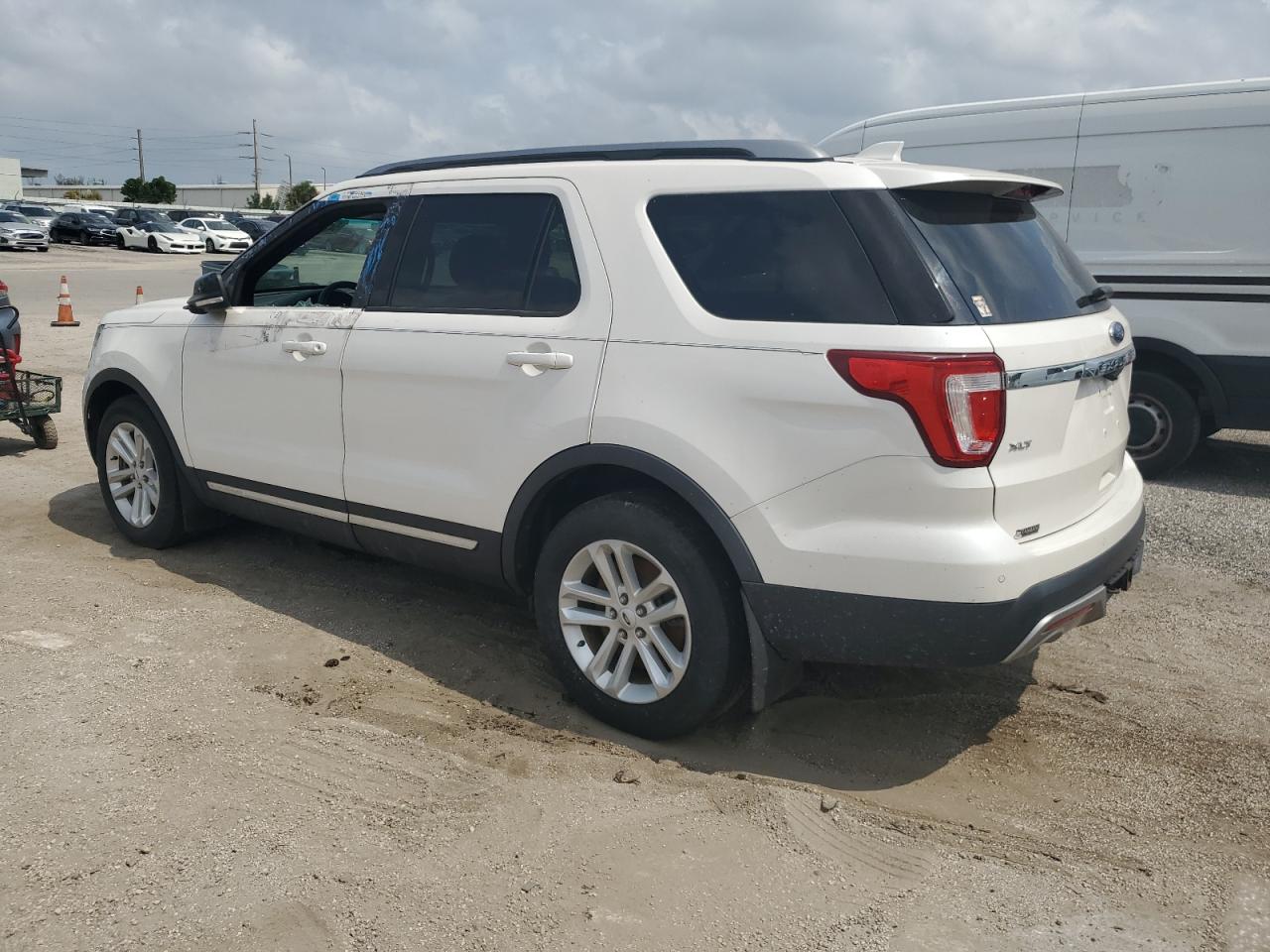 1FM5K7D88GGA32796 2016 Ford Explorer Xlt