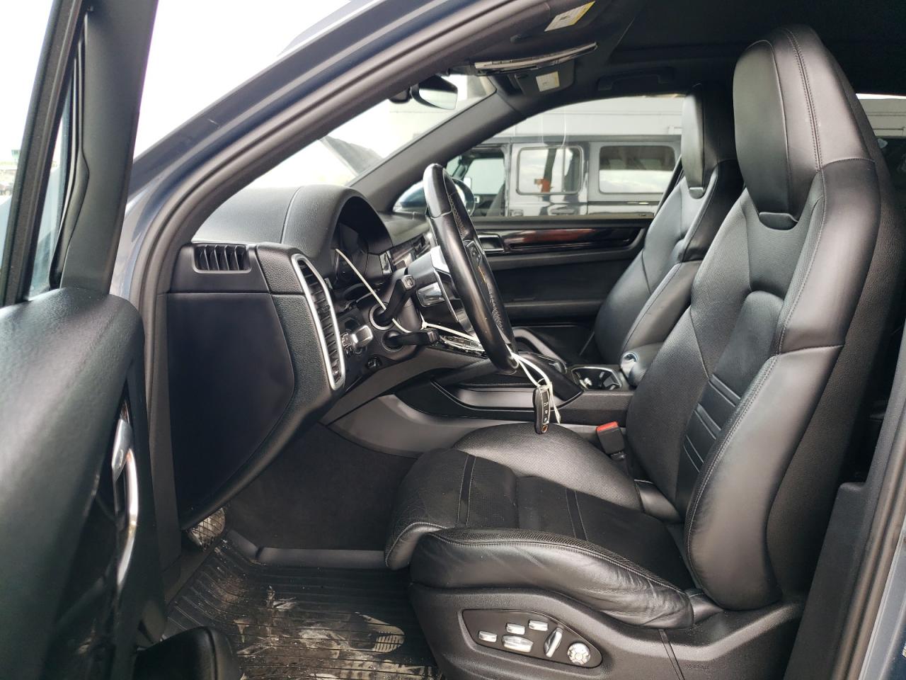 WP1AA2AYXKDA10868 2019 Porsche Cayenne