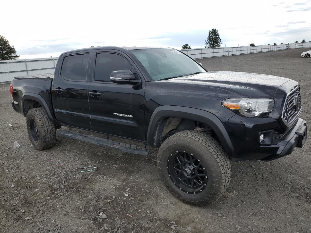 3TMCZ5AN3JM159443 2018 Toyota Tacoma Double Cab