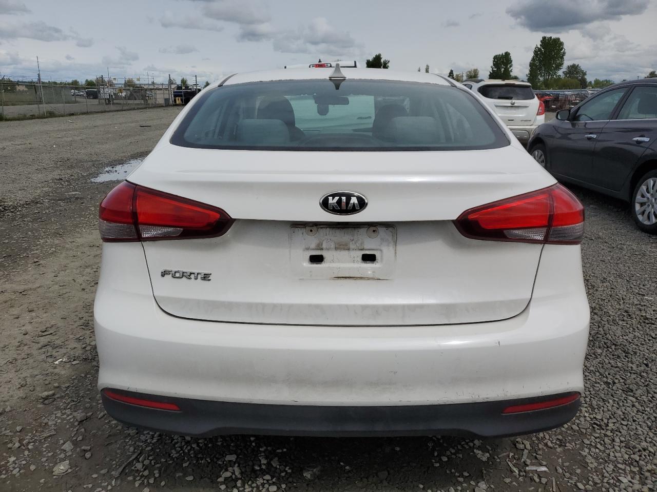 3KPFL4A72HE083034 2017 Kia Forte Lx