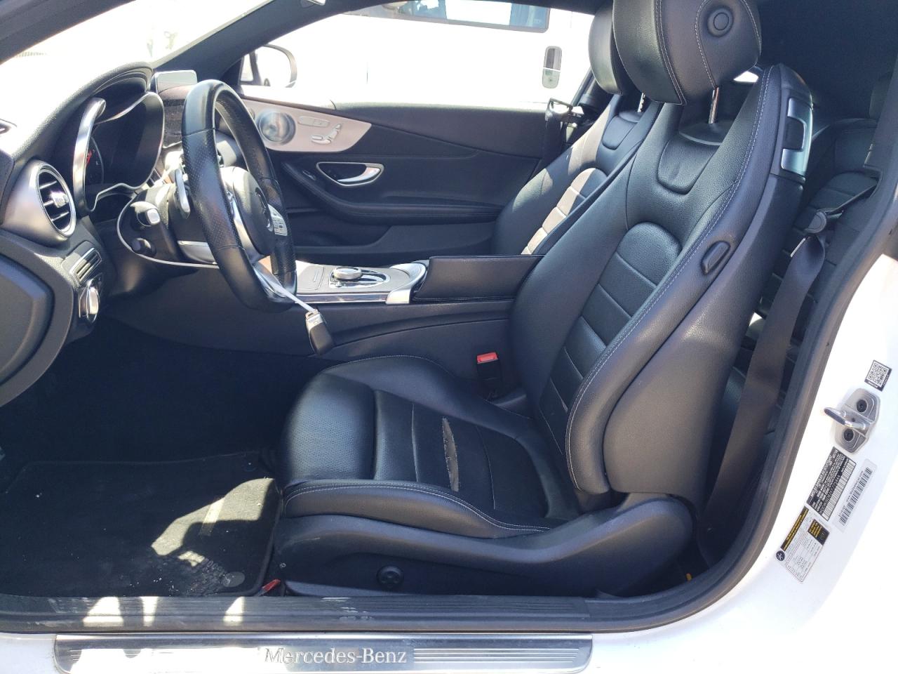 WDDWJ8DB2KF775844 2019 Mercedes-Benz C 300