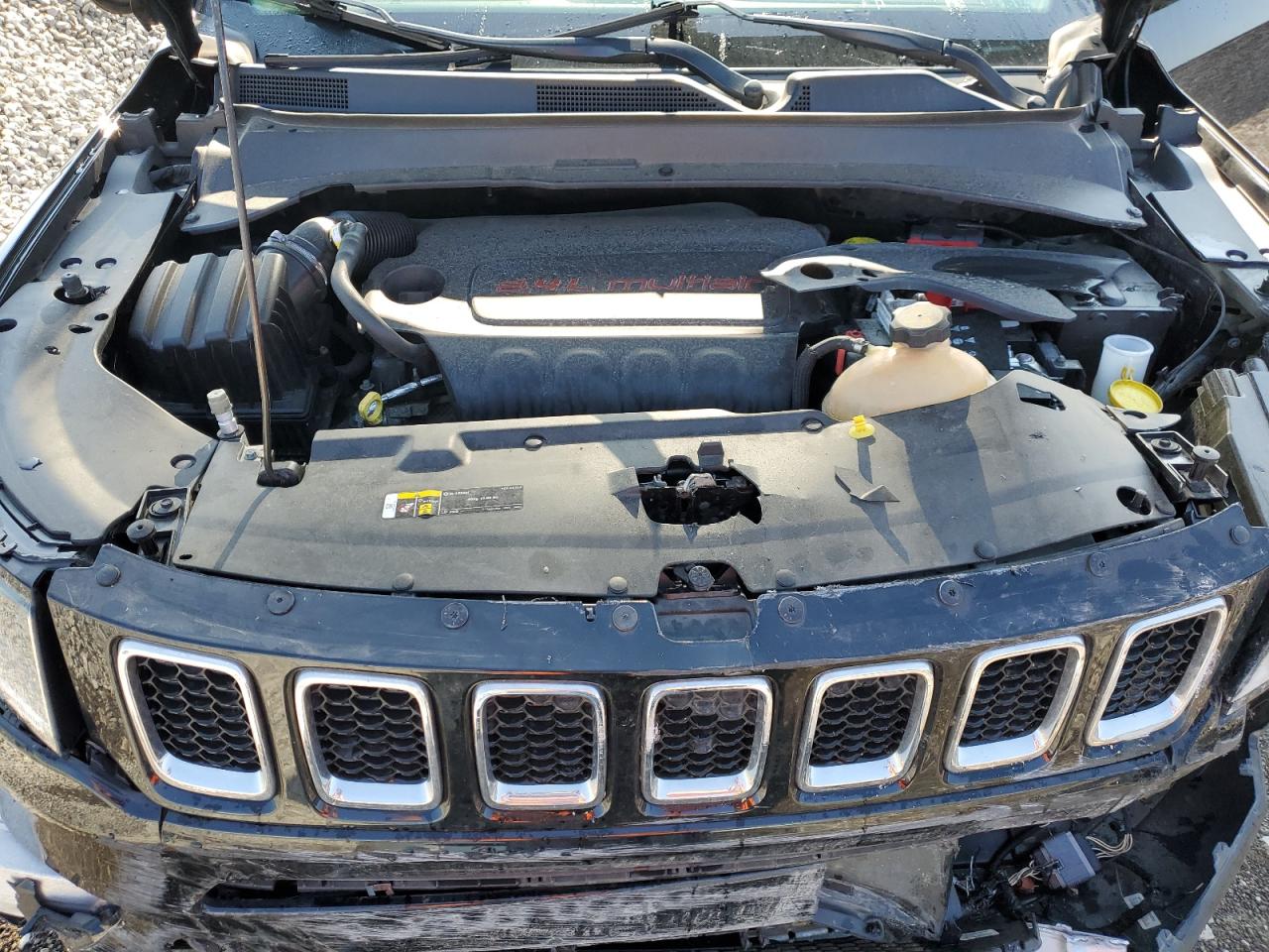 3C4NJDBB7KT723813 2019 Jeep Compass Latitude