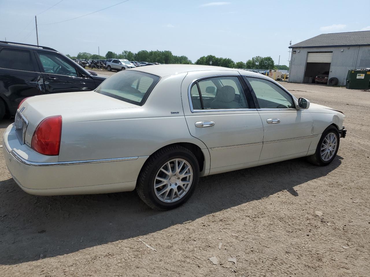 1LNHM83W64Y685517 2004 Lincoln Town Car Ultimate