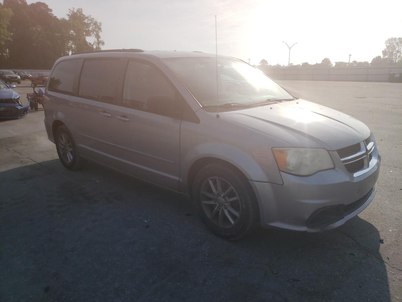 2C4RDGCG2DR770628 2013 Dodge Grand Caravan Sxt