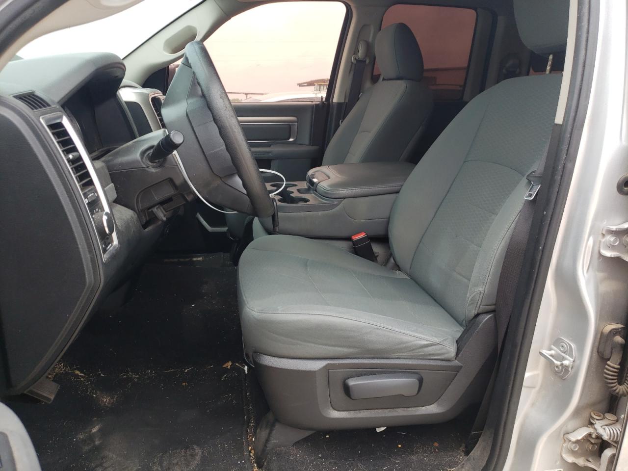 1C6RR6GG6FS607415 2015 Ram 1500 Slt