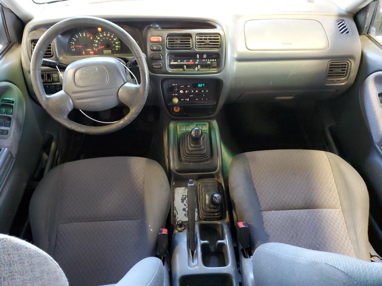 2CNBJ13C6Y6944904 2000 Chevrolet Tracker