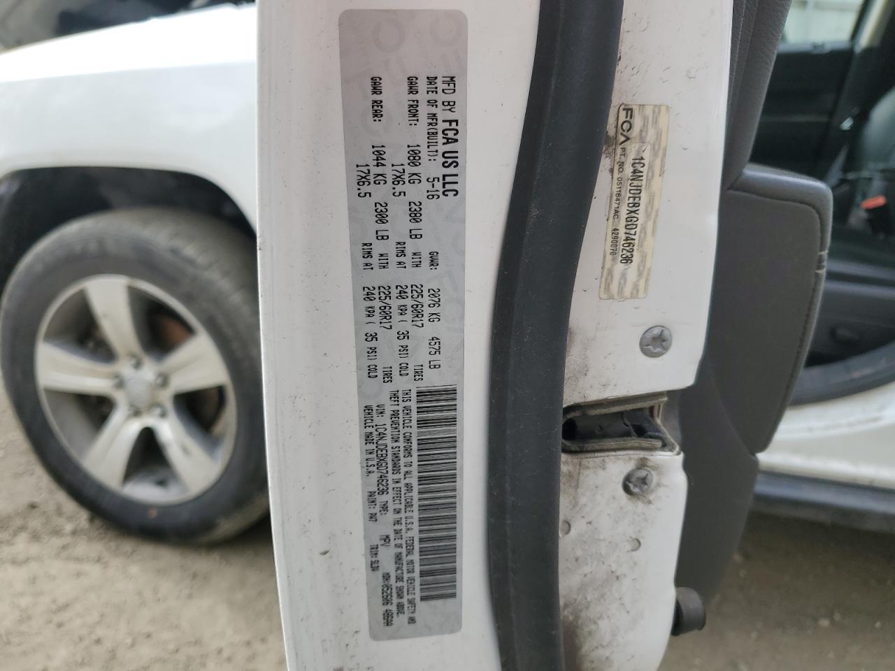 1C4NJDEBXGD746236 2016 Jeep Compass Latitude