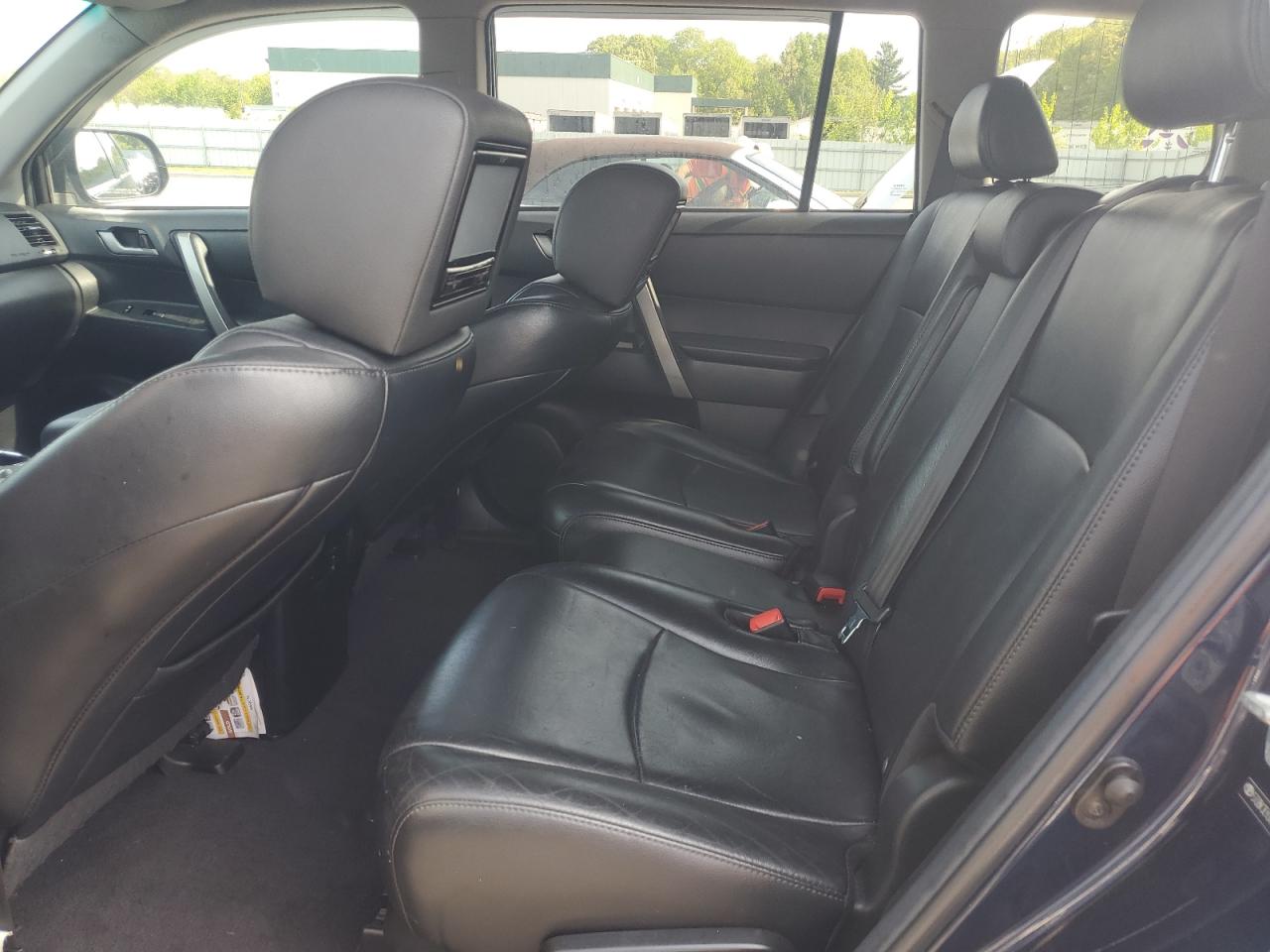 5TDBK3EH3CS128009 2012 Toyota Highlander Base