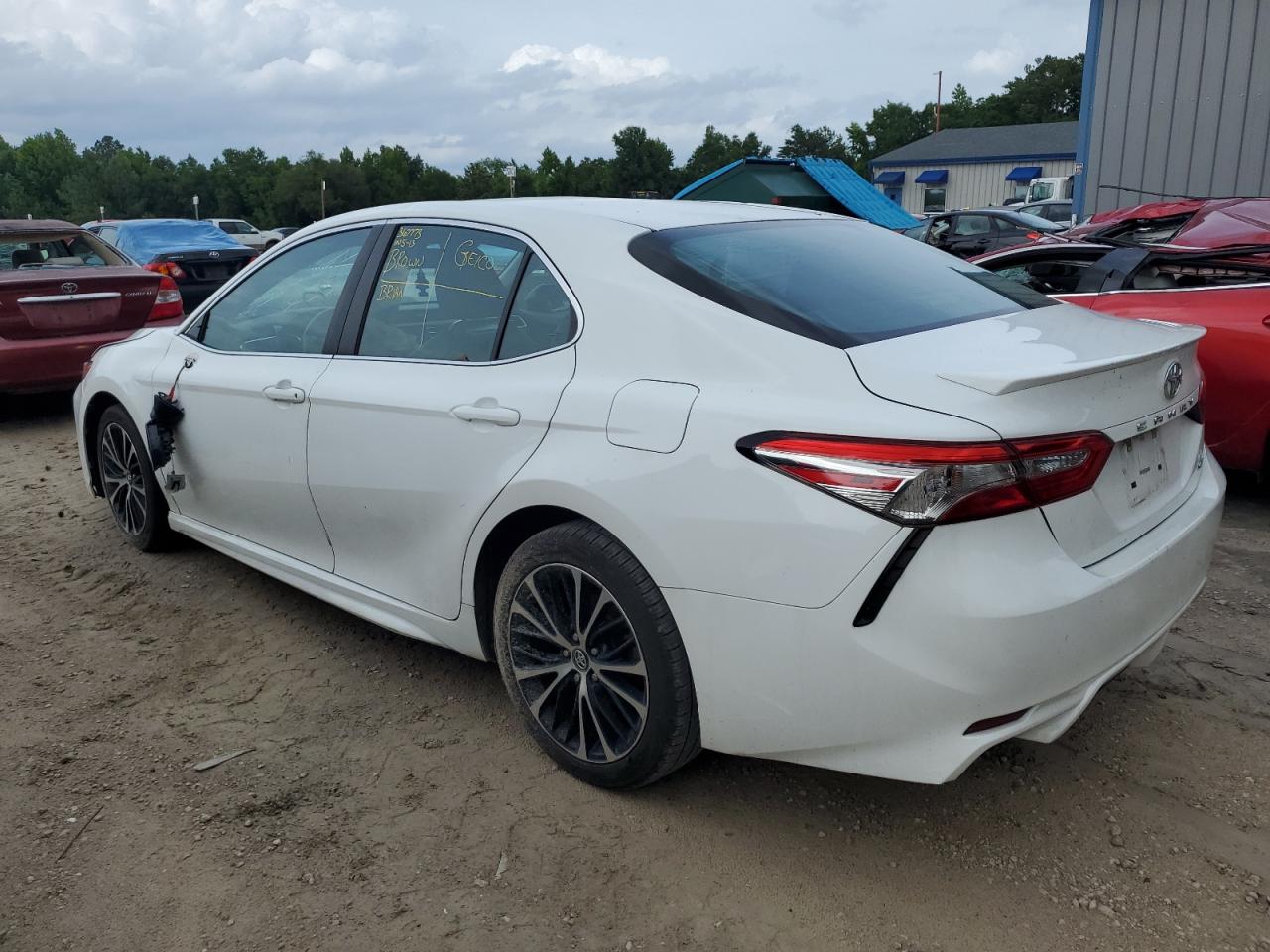 4T1B11HK6JU121462 2018 Toyota Camry L