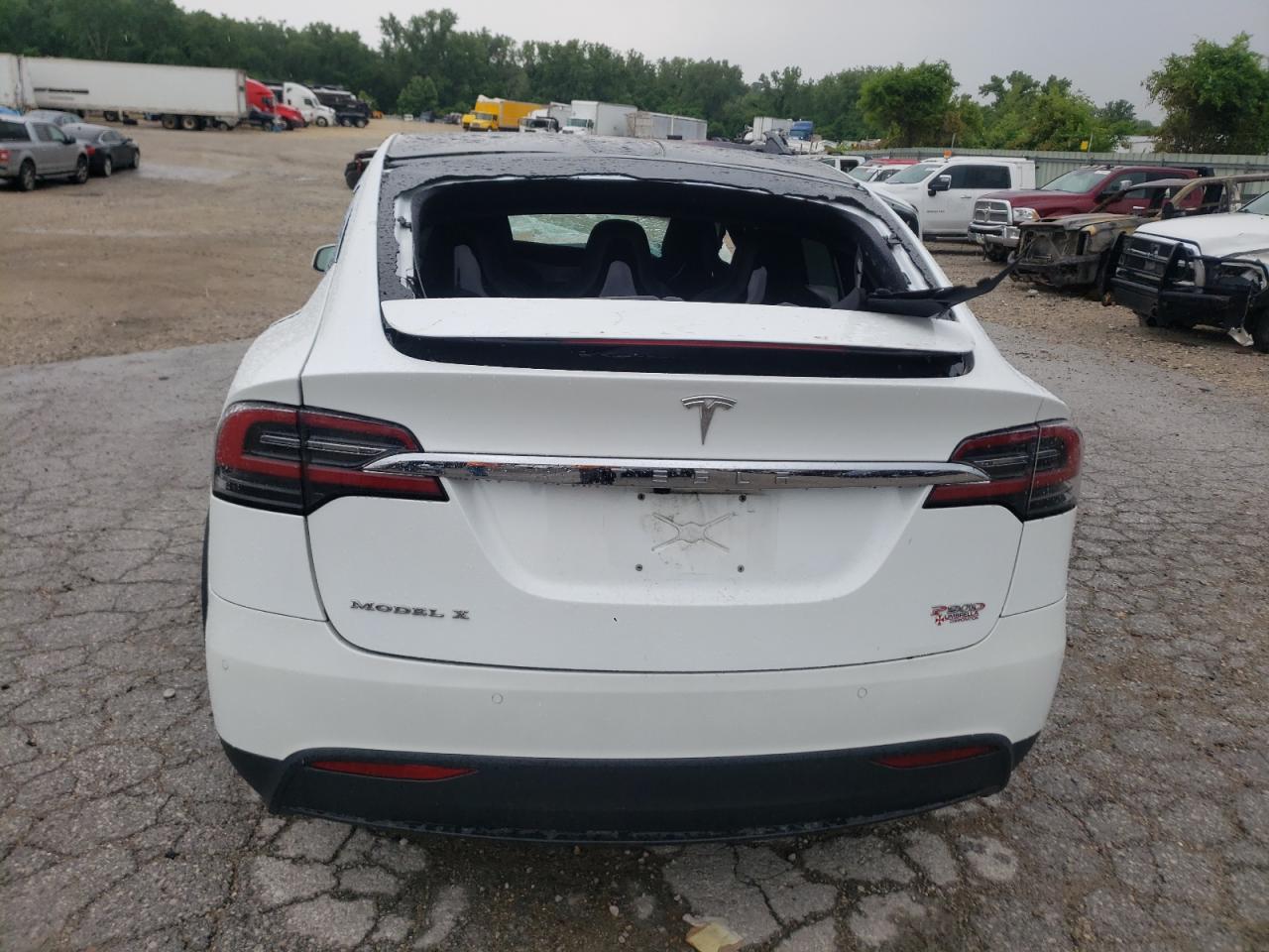 5YJXCAE42GFS00462 2016 Tesla Model X