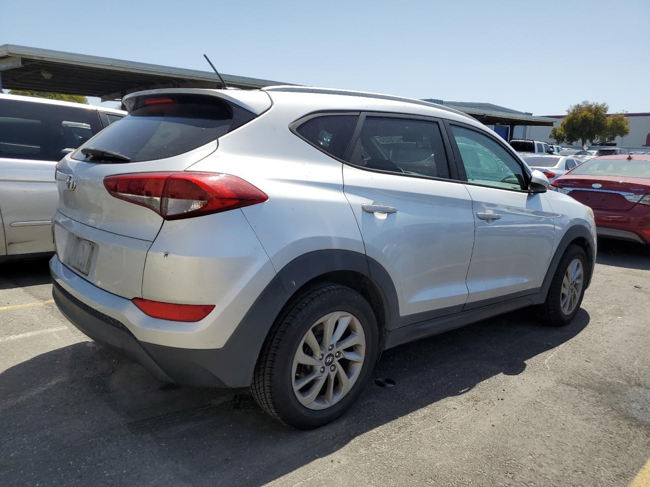 KM8J33A42GU061704 2016 Hyundai Tucson Limited