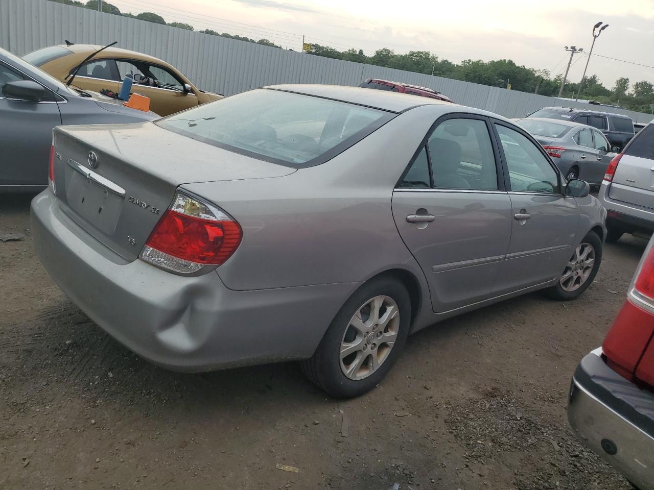 4T1BF30K75U606174 2005 Toyota Camry Le