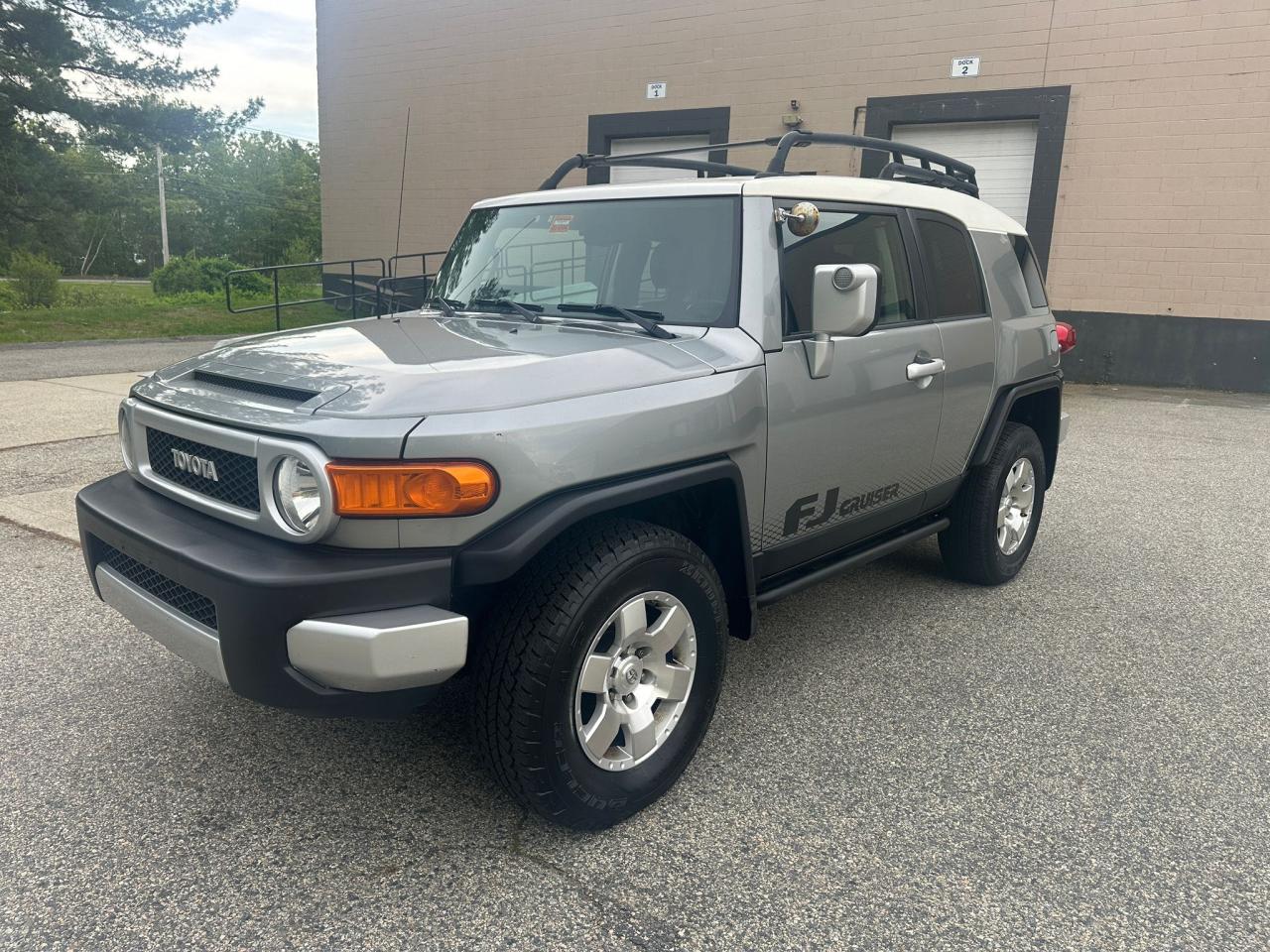 JTEBU4BF4AK098411 2010 Toyota Fj Cruiser