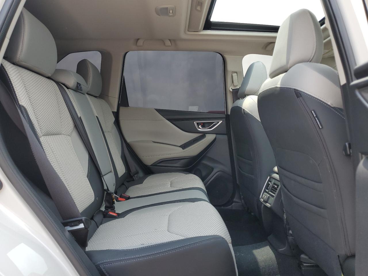 JF2SKAEC9NH502348 2022 Subaru Forester Premium