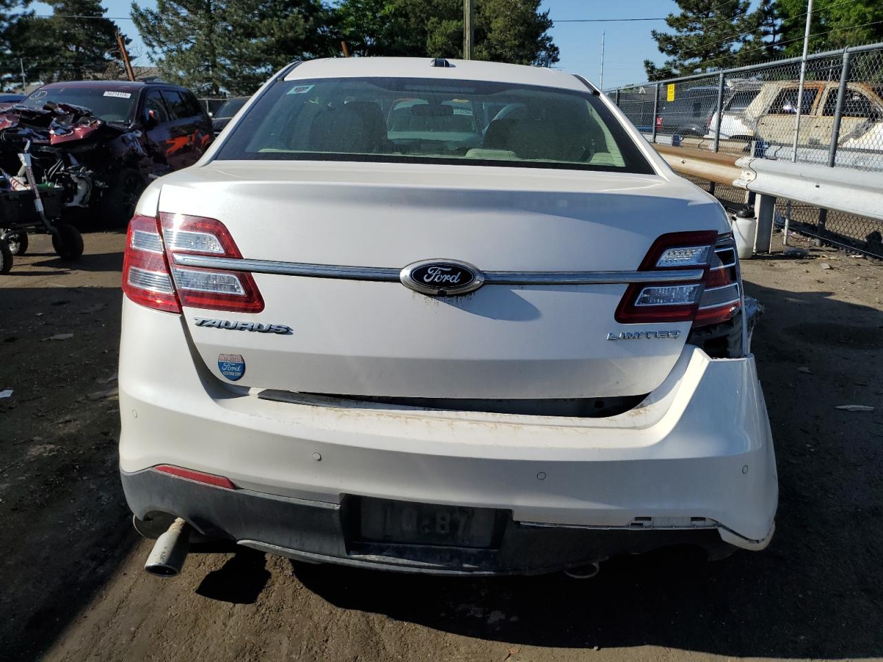 2015 Ford Taurus Limited vin: 1FAHP2F8XFG165650