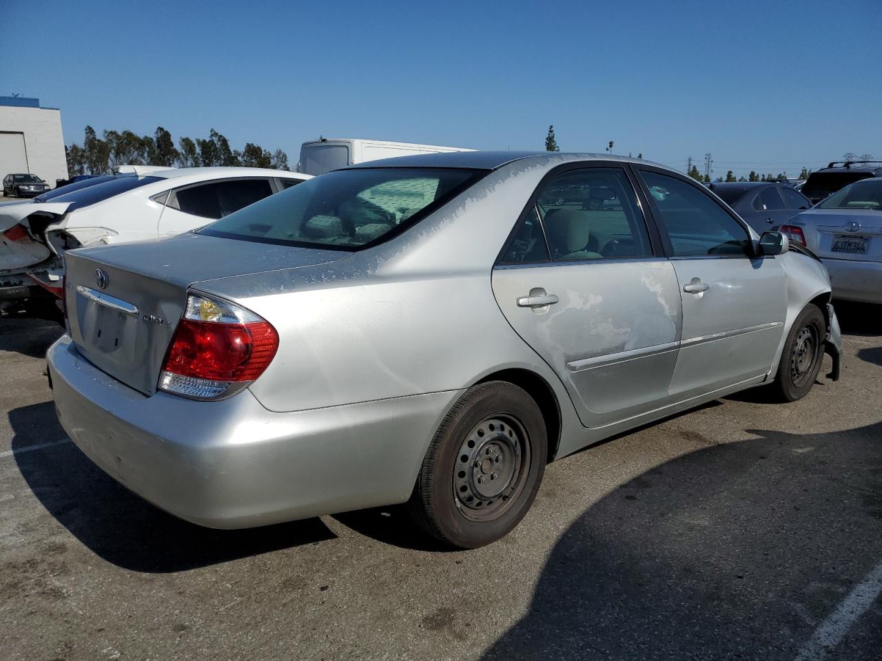 4T1BE32K95U972136 2005 Toyota Camry Le