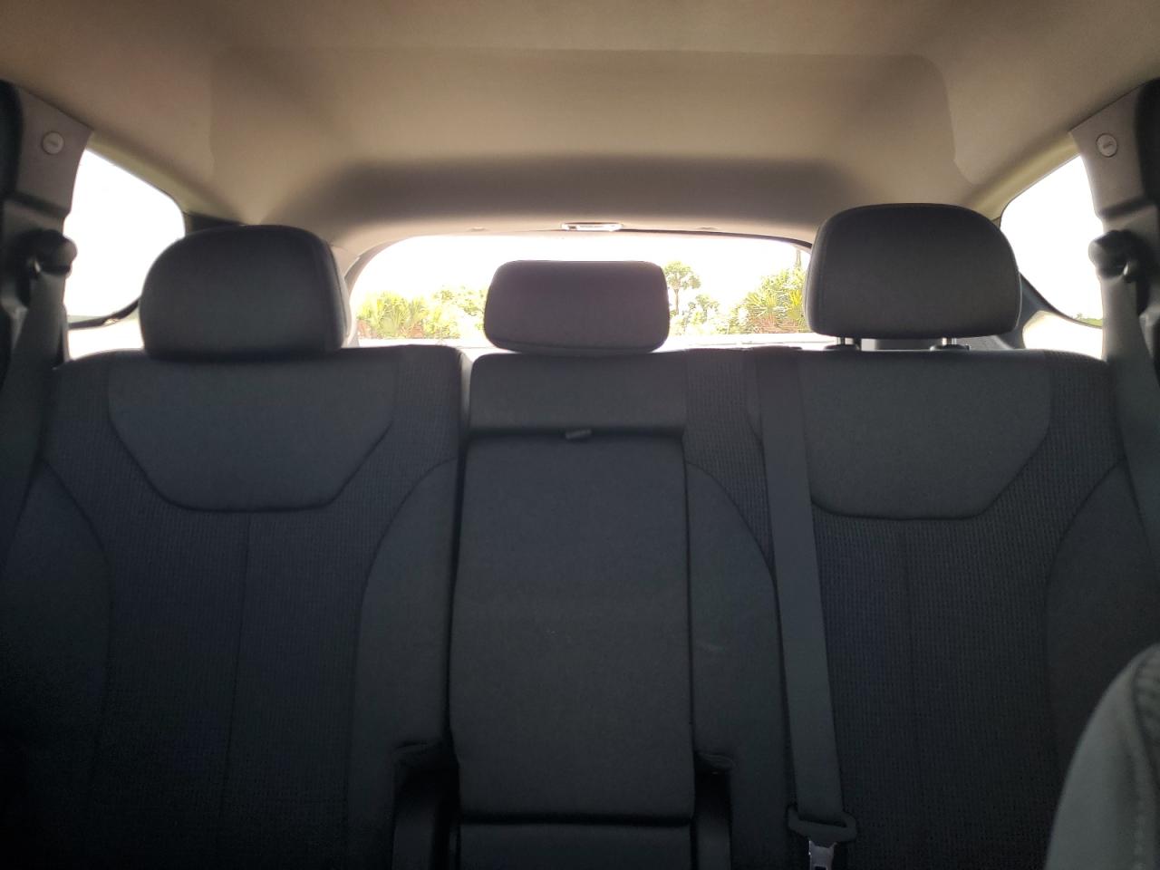 5NMS23AD5LH265877 2020 Hyundai Santa Fe Se