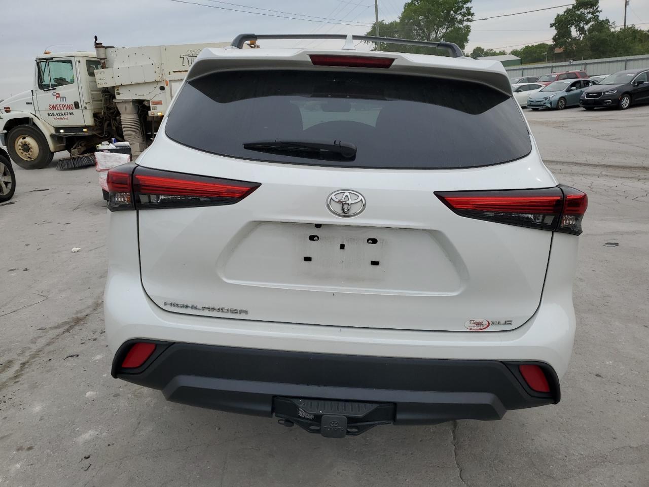 5TDGZRAH4NS129232 2022 Toyota Highlander Xle