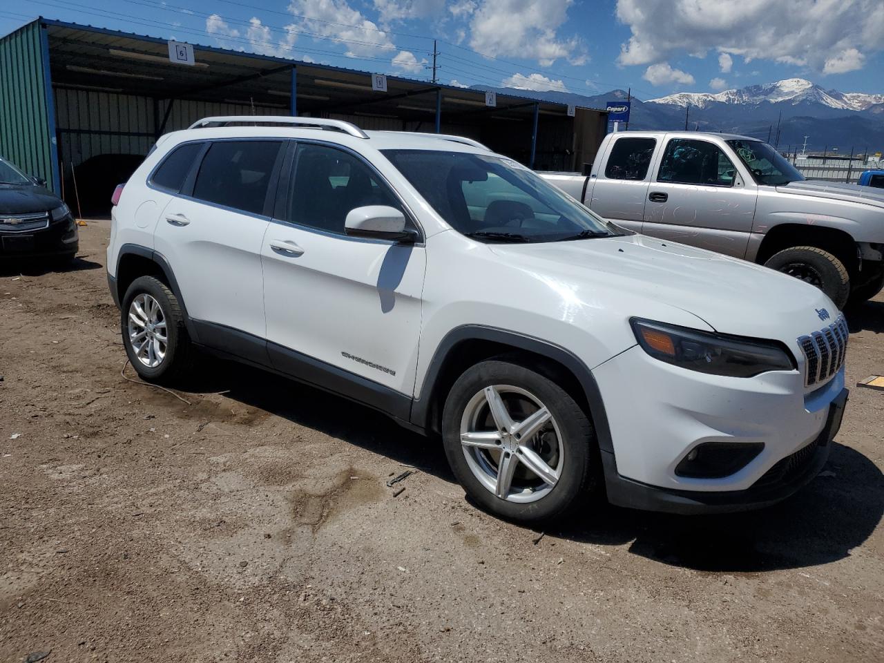 1C4PJLCB5KD370270 2019 Jeep Cherokee Latitude