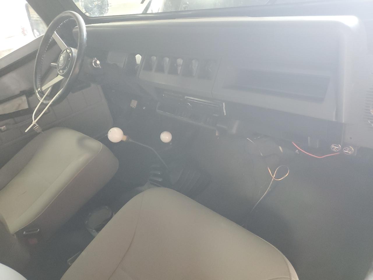 2J4FY29T7LJ528326 1990 Jeep Wrangler / Yj