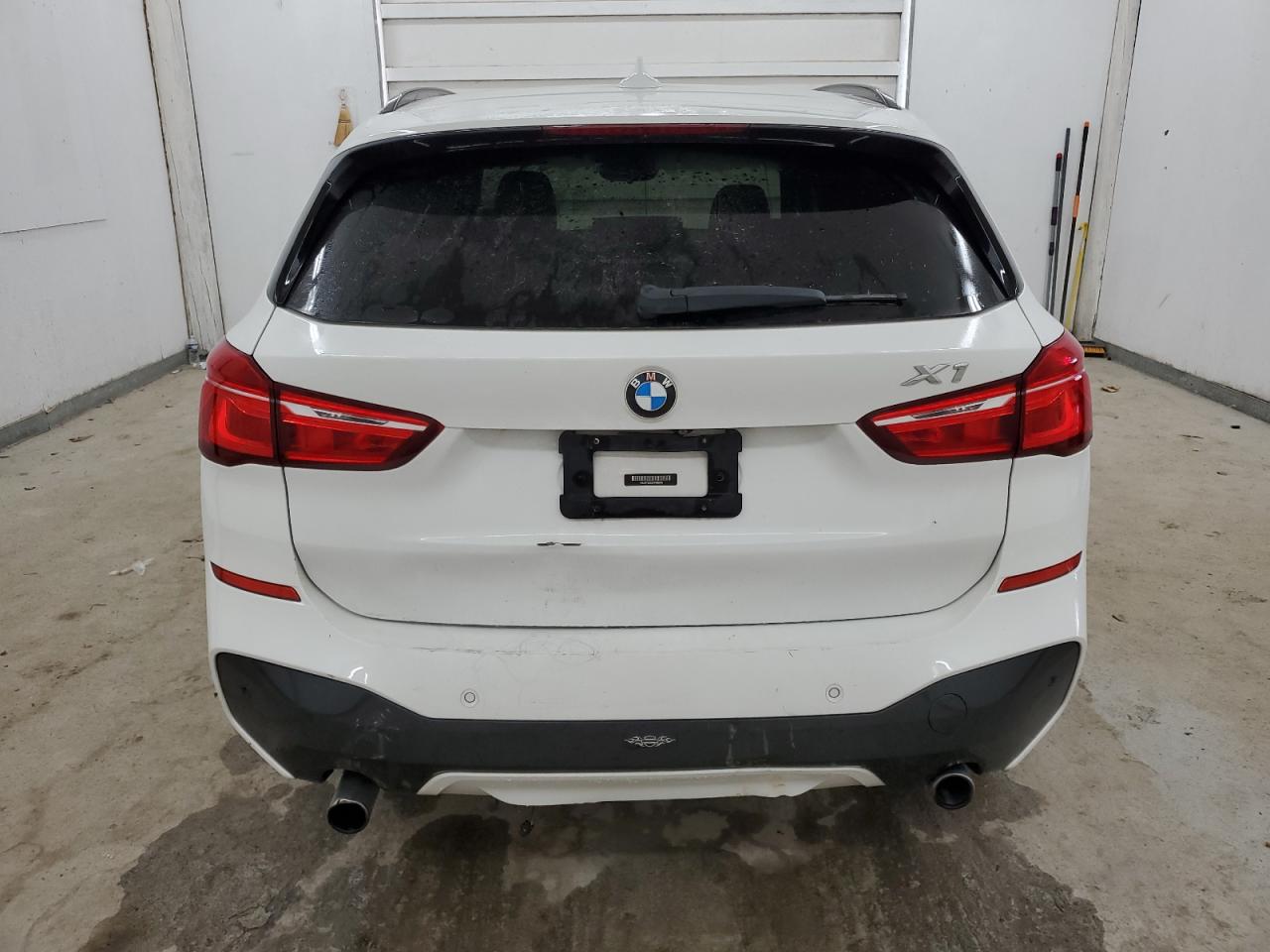 WBXHT3C35GP888069 2016 BMW X1 xDrive28I