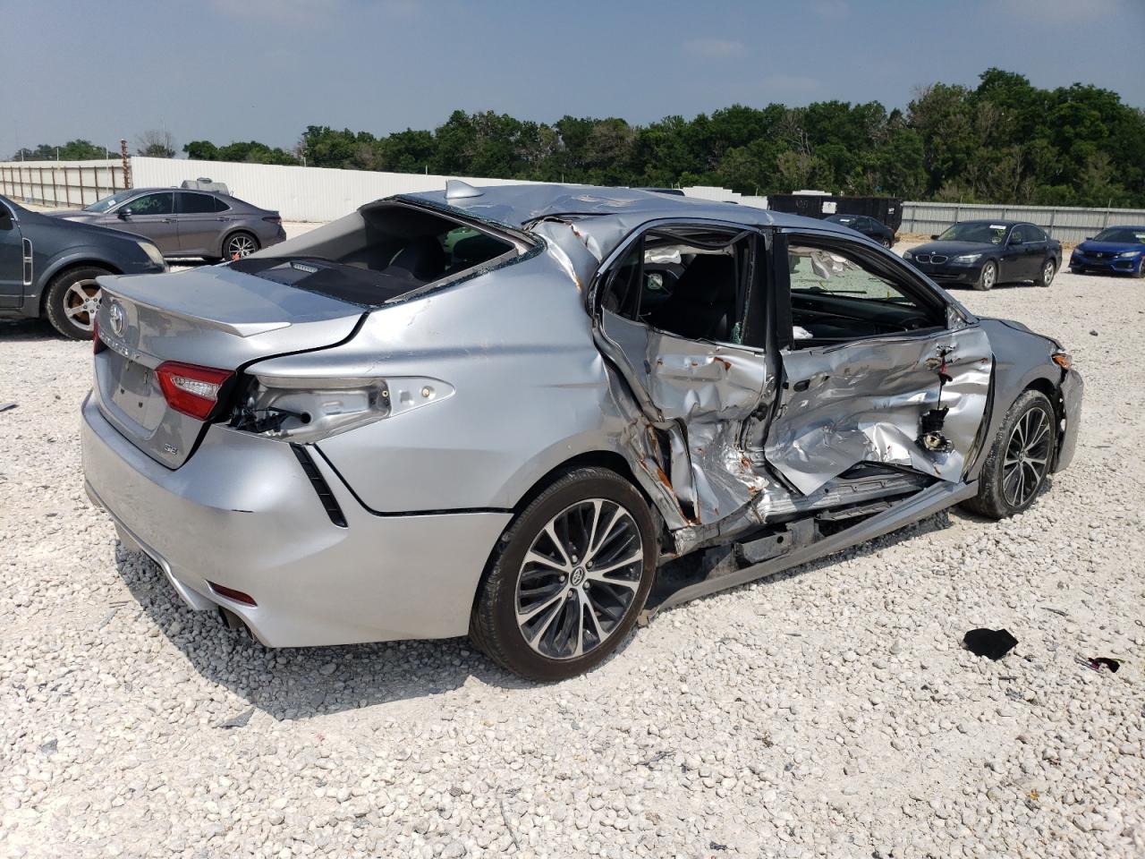 2019 Toyota Camry L vin: 4T1B11HK5KU734058