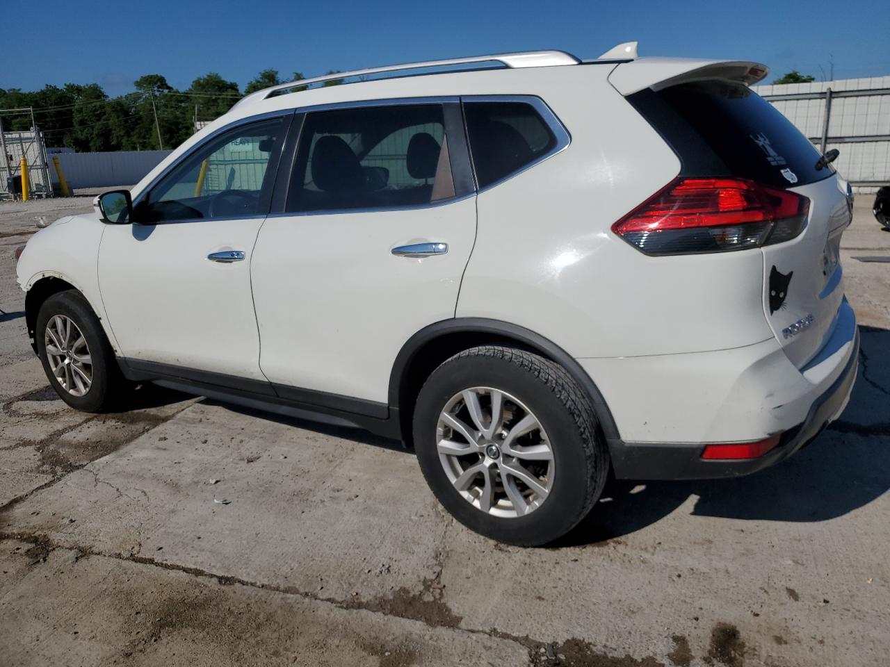 KNMAT2MT4HP602740 NISSAN ROGUE 2017
