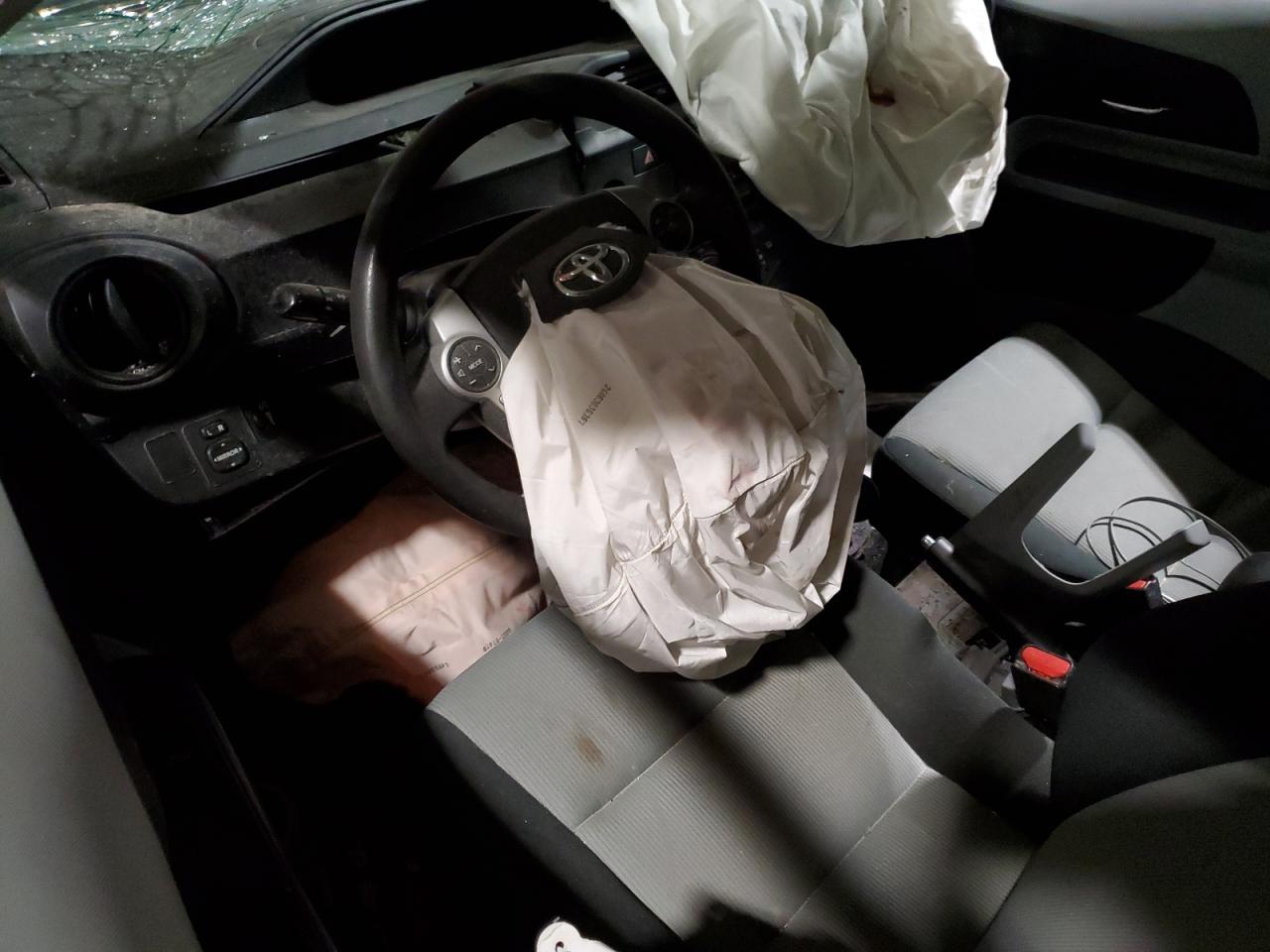 JTDKDTB30D1555729 2013 Toyota Prius C