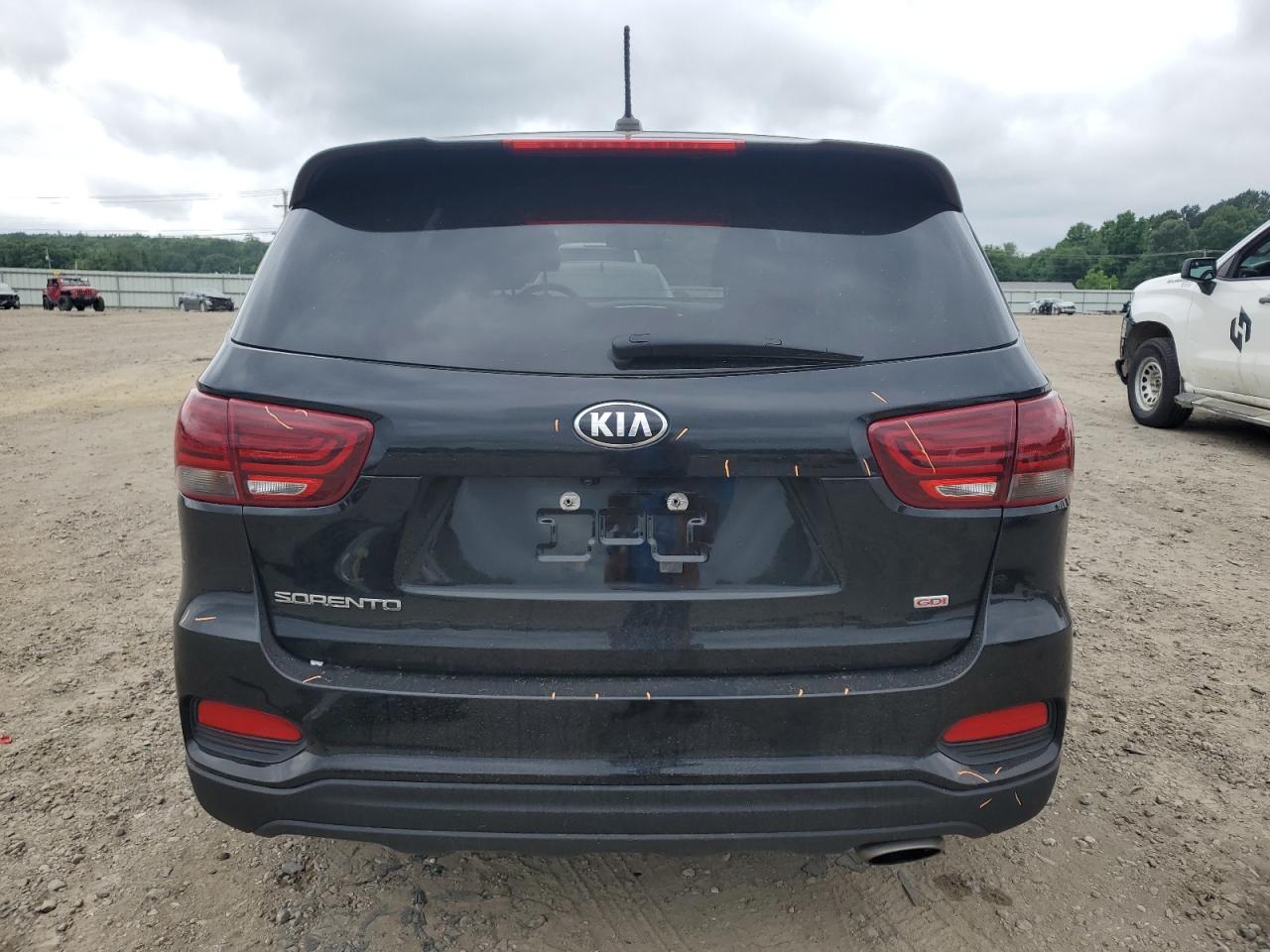 2019 Kia Sorento L vin: 5XYPG4A31KG567664