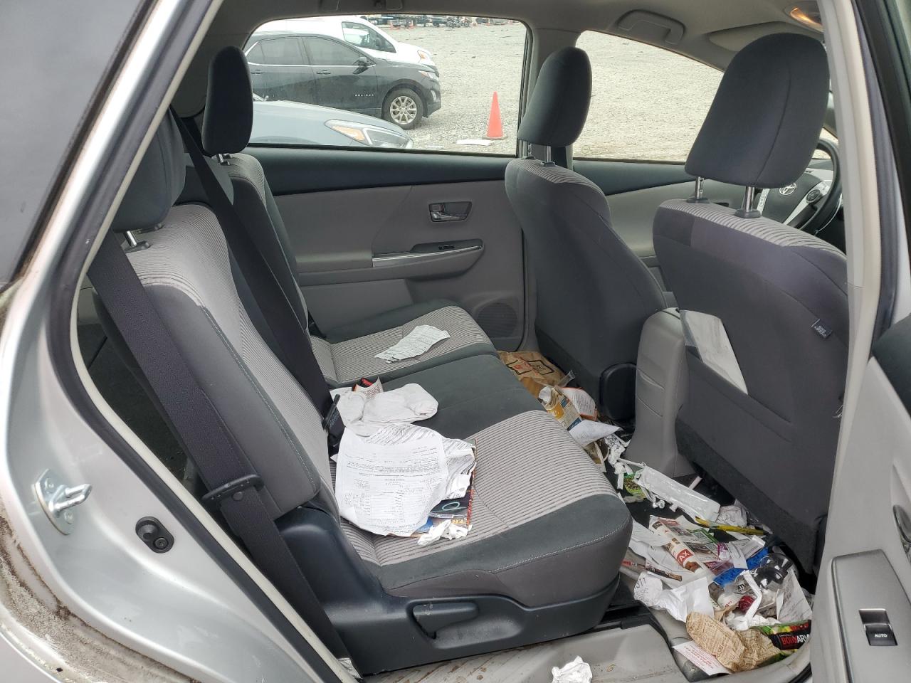 JTDZN3EU1FJ018077 2015 Toyota Prius V