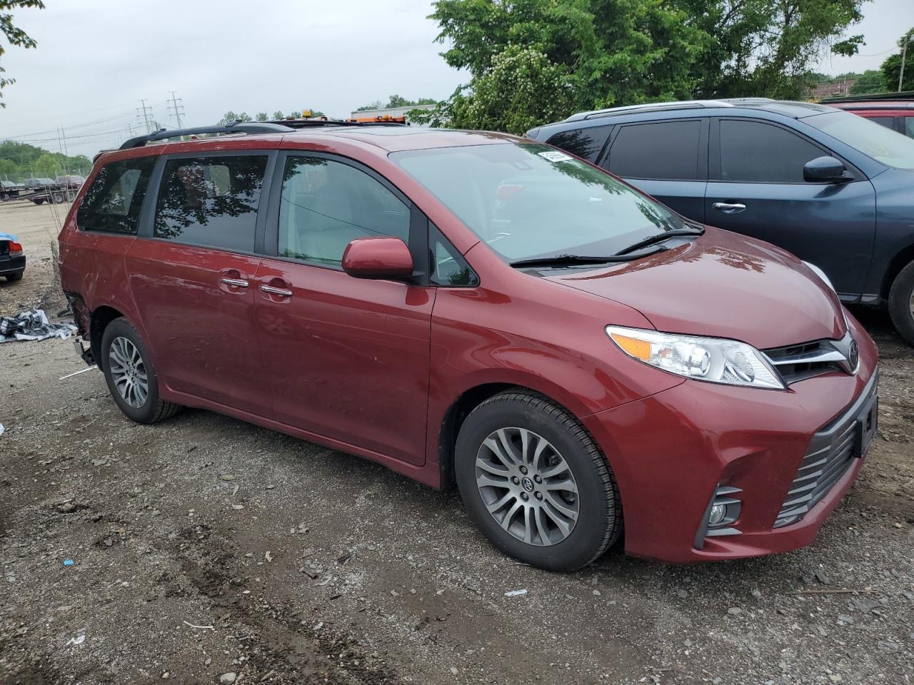 5TDYZ3DC1LS056576 2020 Toyota Sienna Xle