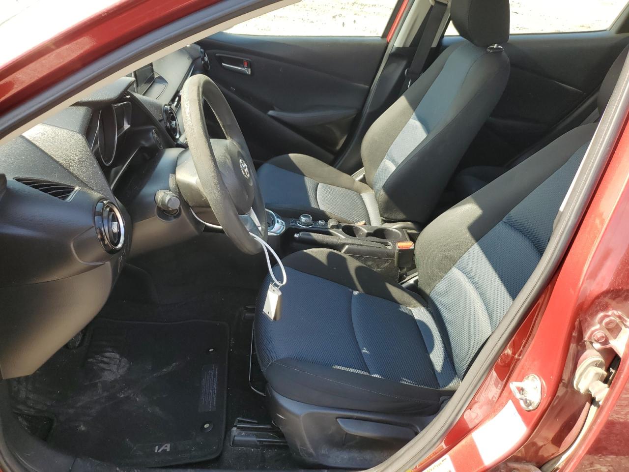 3MYDLBYVXJY333447 2018 Toyota Yaris Ia