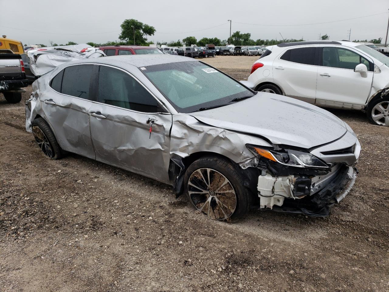 4T1B11HK3JU586149 2018 Toyota Camry L