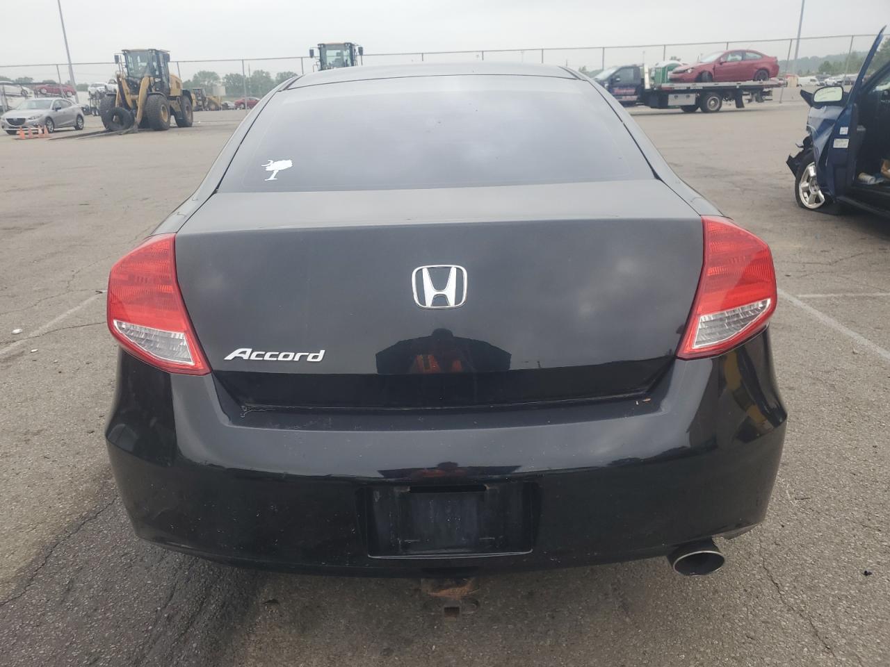 1HGCS1B3XBA011896 2011 Honda Accord Lx-S