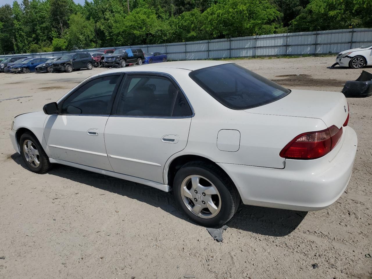 1HGCG5657WA094052 1998 Honda Accord Ex