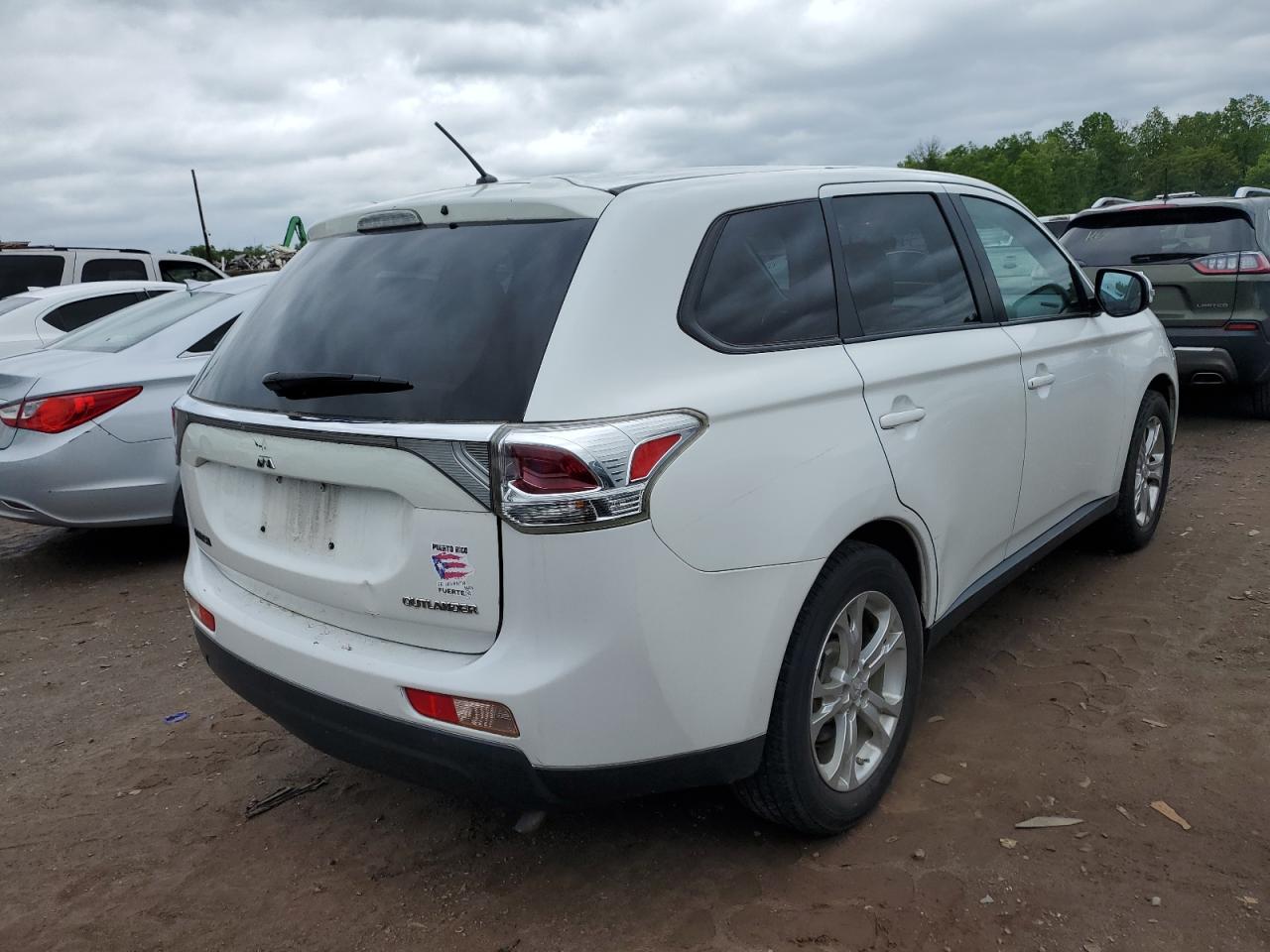 JA4AD3A34EZ005735 2014 Mitsubishi Outlander Se