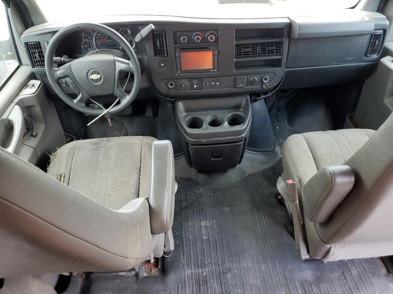 1GCWGGC4F1147299 2015 Chevrolet Express G2