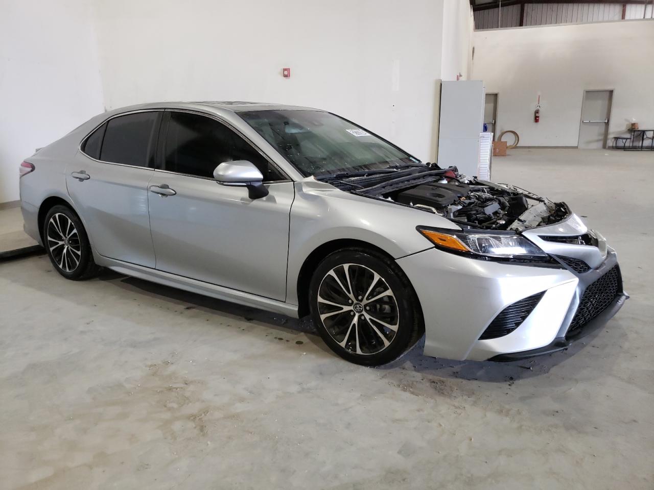 2018 Toyota Camry L vin: 4T1B11HK7JU022326