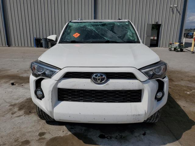 2015 Toyota 4Runner Sr5 VIN: JTEZU5JR2F5105555 Lot: 53897304