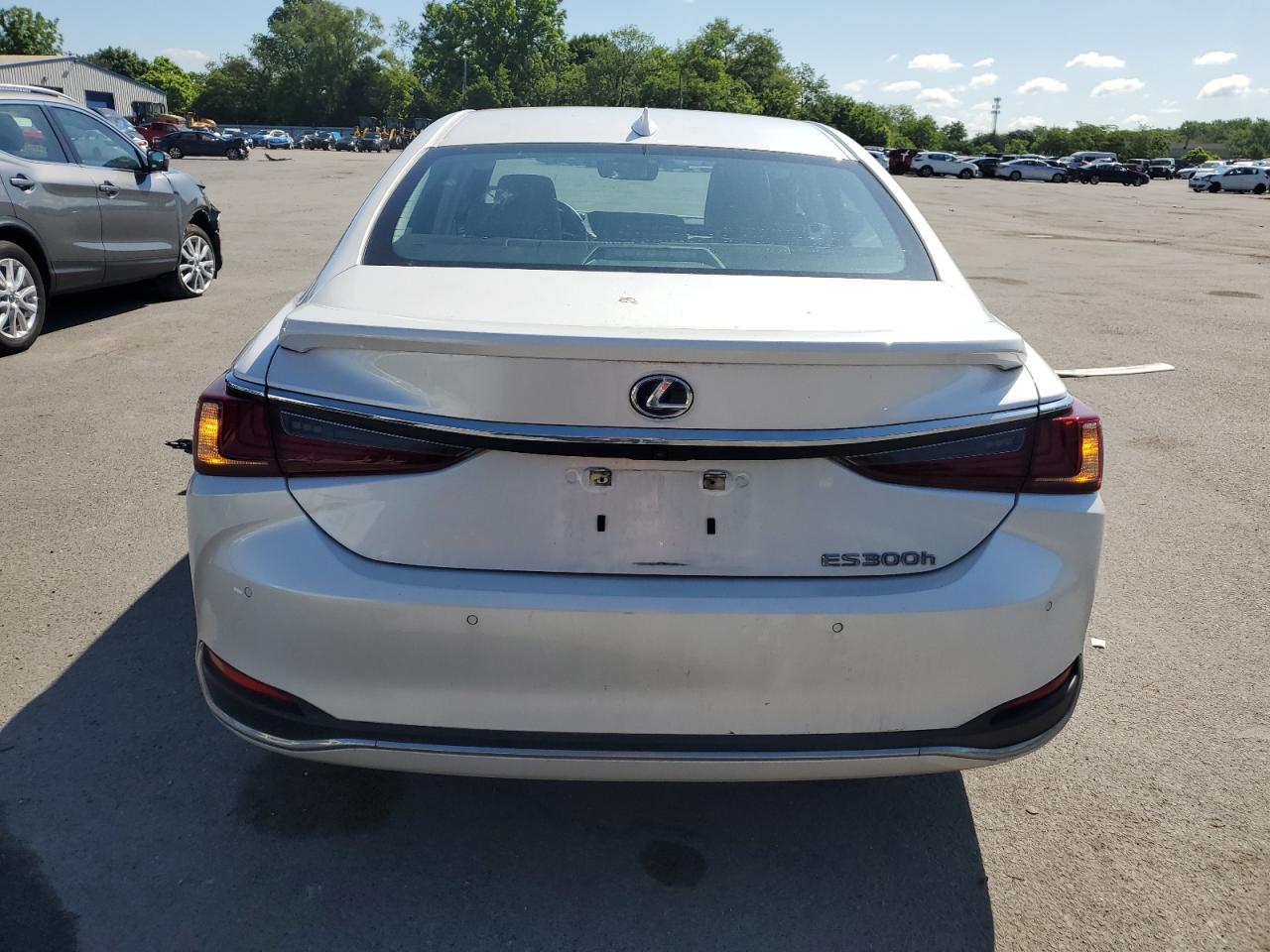 58AEA1C11MU011329 2021 Lexus Es 300H Luxury