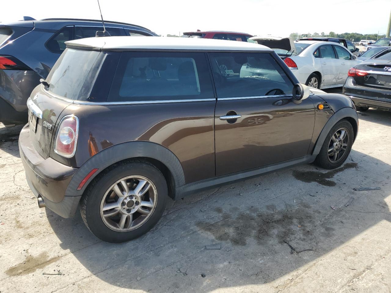 2012 Mini Cooper vin: WMWSU3C53CT541663